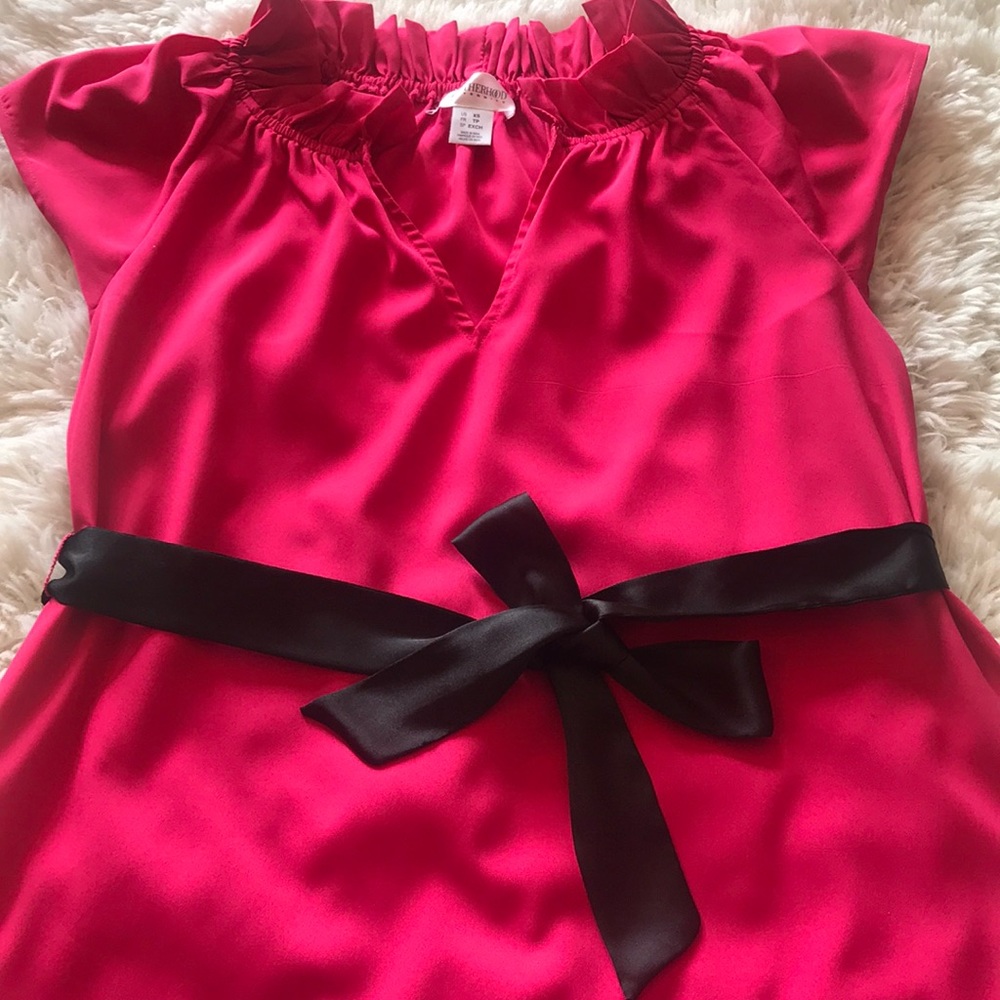 XS Magenta Blouse w/Black Belt